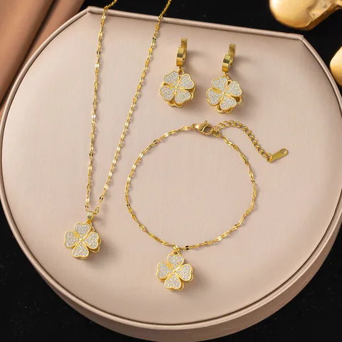 "Lucky" jewelry set