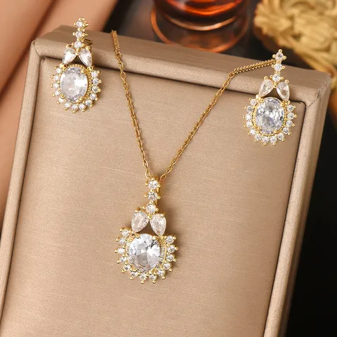 "Queeny" bedding set